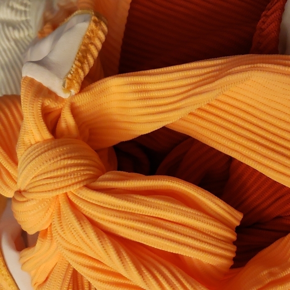 Cupshe Colorblock Ribbed Plunging One Piece Swimsuit Size S - Picture 6 of 6